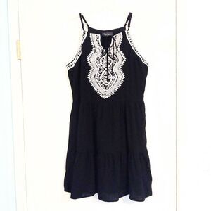 Byer California Black & White Embroidered Dress
